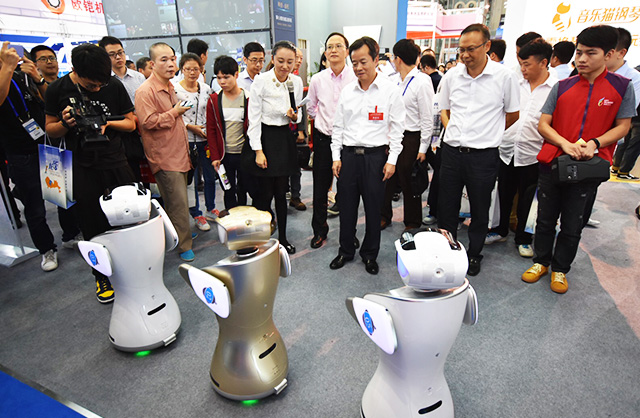 龙华新区党工委副书记、管委会主任陈清视察 龙华新区党工委副书记、管委会主任陈清视察